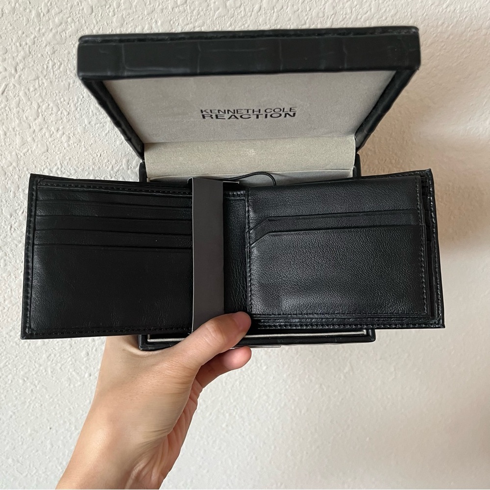 Kenneth Cole Reaction Black Key Holder and Wallet Set - Picture 9 of 9